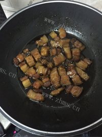可口的红烧肉做法图解8)