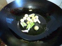 酸菜牛杂做法图解3)