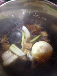 垂涎欲滴的红烧羊肉做法图解10)