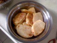 家常土豆粉蒸肉做法图解6)