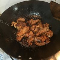 色香味俱全的糖醋排骨做法图解4)