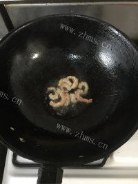 美味的白菜海米炖豆腐做法图解4)