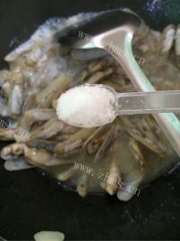 美味的清炒蛏子做法图解6)