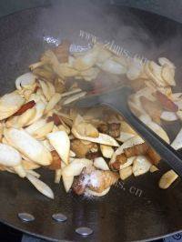 营养丰富的杏鲍菇炒肉做法图解6)