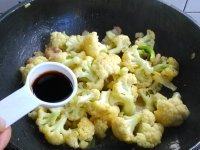 诱人的菜花炒肉片