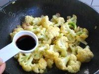 诱人的菜花炒肉片