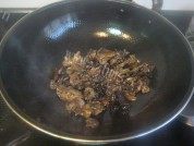 美味的黑木耳蛋汤做法图解3)