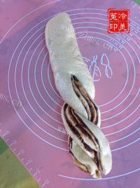漂亮的枣泥麻花辫子面包做法图解22)