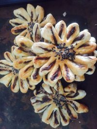 诱人的豆沙菊花酥做法图解22)