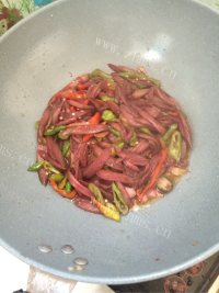 带劲酸辣芋头杆儿做法图解7)