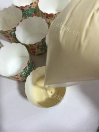 香甜微波炉版蜂蜜纸杯蛋糕做法图解8)