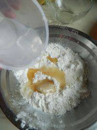 自制榨菜鲜肉月饼做法图解7)