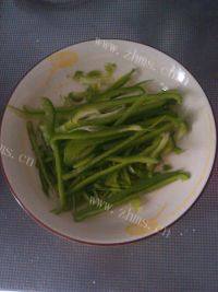 家常菜青椒土豆丝做法图解2)