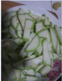 西葫芦炒豆腐做法图解1)