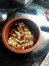 回味无穷的虫草乌鸡汤做法图解1)