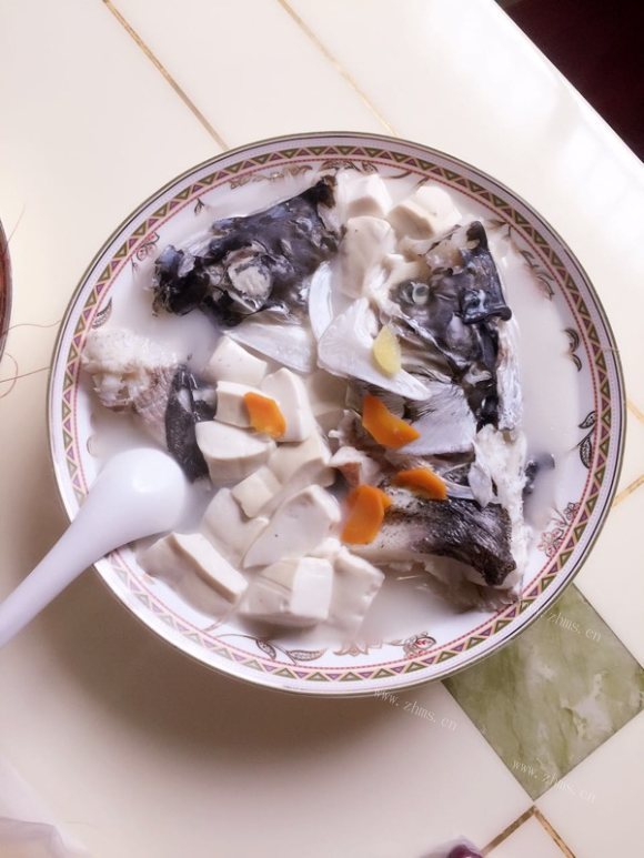 回味无穷的鱼头豆腐汤