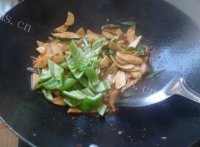 好吃的杏鲍菇青椒炒肉片做法图解5)