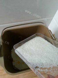 好吃的手工美食]牛奶吐司做法图解1)