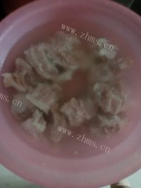 美味的啤酒排骨做法图解2)