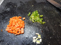 美味的肉末炒饭做法图解4)