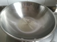 热腾腾的西红柿炒鸡蛋做法图解4)
