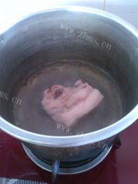 五花肉炒酸菜做法图解5)