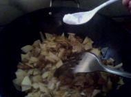 家常菜肉炒土豆片