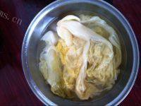 酸菜汆白肉自制做法图解3)