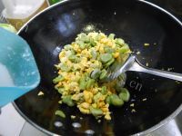 色香味俱全的蚕豆炒鸡蛋做法图解7)