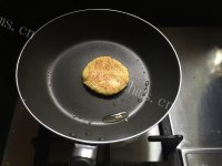 自制芝麻南瓜饼做法图解9)