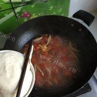 拨鱼子汤饭做法图解5)