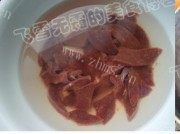 菠菜猪肝汤做法图解3)