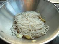 美味的蛋炒面做法图解5)