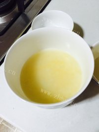 营养的砂锅红糖三米粥做法图解2)