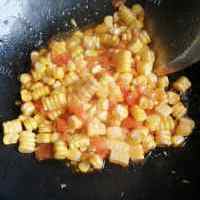 香喷喷的番茄烩玉米粒的做法图解三