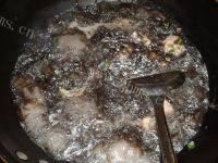 家常菜紫菜肉丸汤做法图解6)