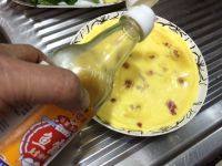 美味腊肠蒸水蛋做法图解13)