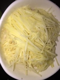 家常菜木耳土豆丝做法图解2)