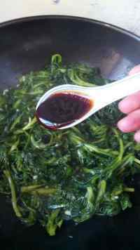 家常菜清炒茼蒿