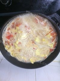 西红柿鸡蛋面做法图解8)