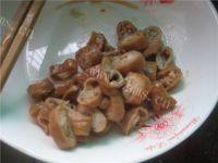 家常酸菜胡椒炒肥肠做法图解1)