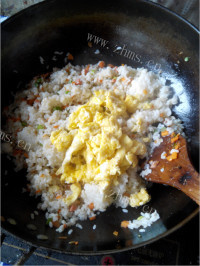 美味的蛋炒饭做法图解11)