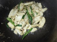 美味的香干炒肉做法图解3)