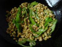 家常菜辣椒炒毛豆