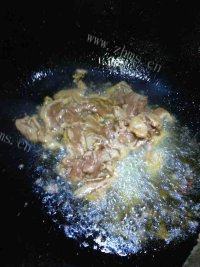 味道不错的青椒炒肉做法图解6)
