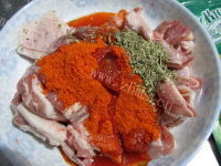 特色香草烤羊腩肉串做法图解2)