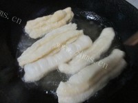 自制油条做法图解7)