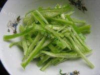 很有食欲的辣炒鸡胗做法图解5)