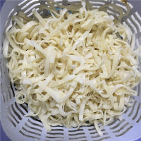 自制牛肉汤豆丝做法图解3)