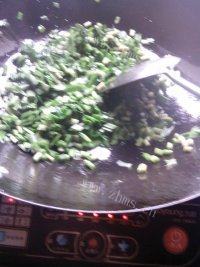 好吃的韭菜炒饭做法图解6)